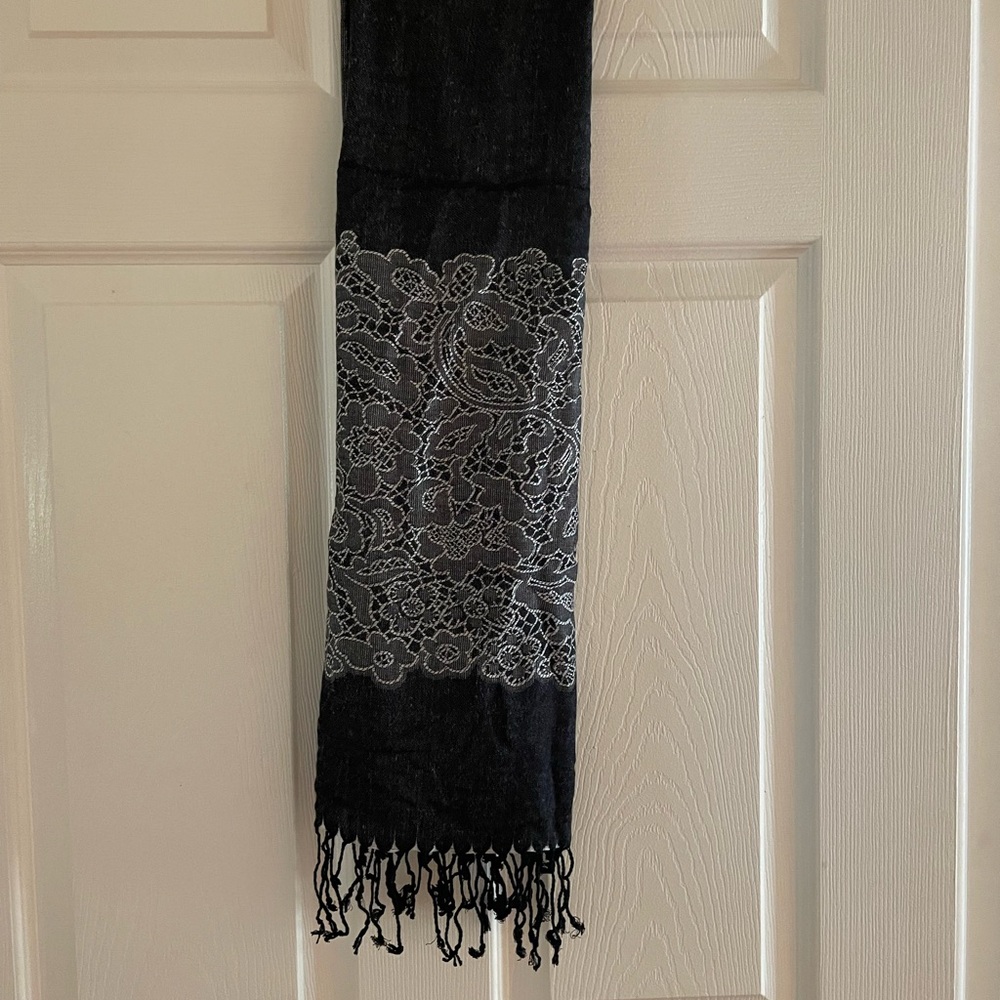 Scarf Bundle - Picture 4 of 10
